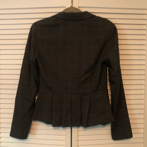 Banana Republic - Gray Blazer - 6 - Picture 4 of 4